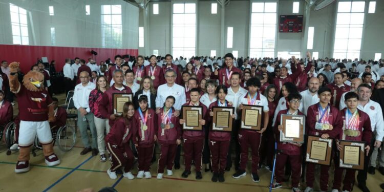 Reconoce Américo a medallistas paralímpicos y anuncia aumento de apoyos a deportistas y entrenadores