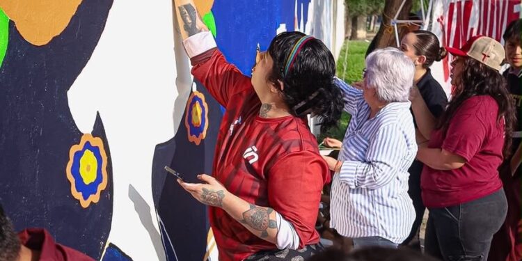Presente Tamaulipas en la Jornada Nacional de Arte, Cultura y Participación Juvenil con la creación de un mural inspirado en el Día de Muertos