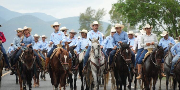 Fortalece rector de la UAT la unidad y las tradiciones en la FMVZ