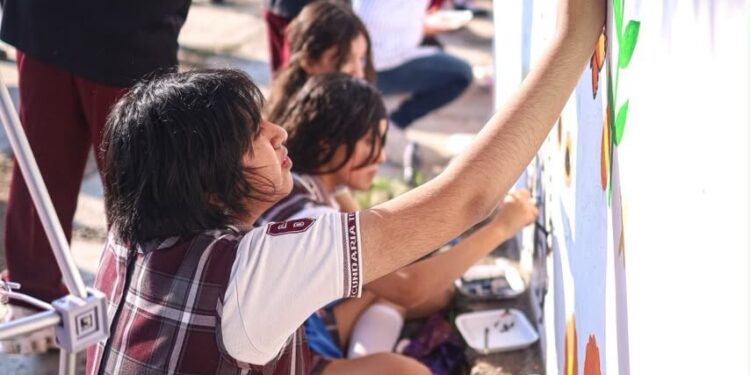 Presente Tamaulipas en la Jornada Nacional de Arte, Cultura y Participación Juvenil con la creación de un mural inspirado en el Día de Muertos