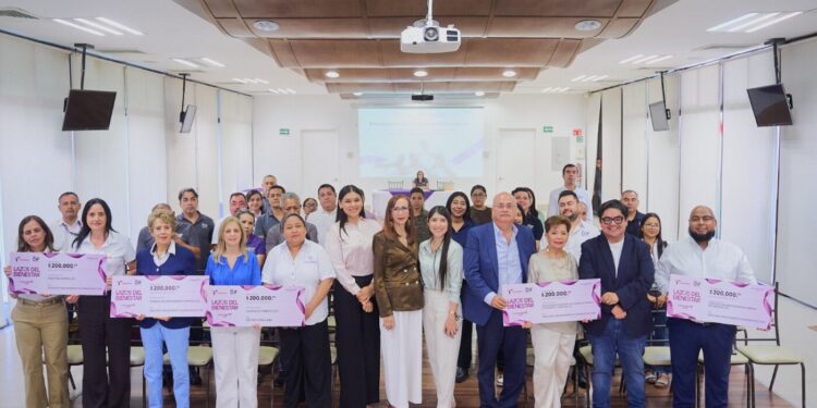 DIF Tamaulipas reconoce y premia a seis asociaciones civiles por su labor social