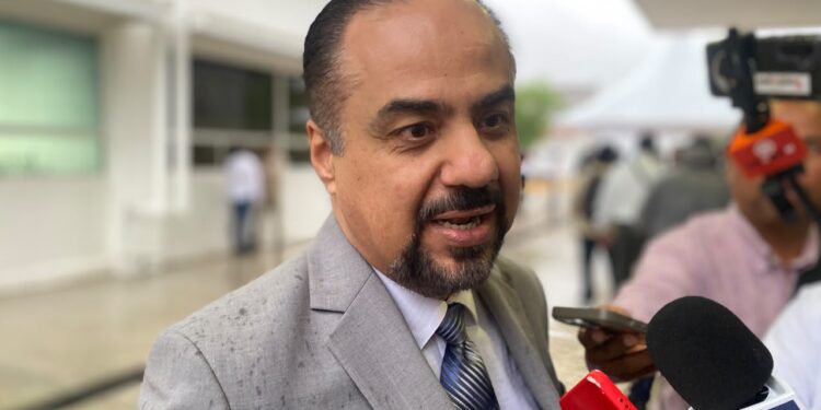 Permitirán celulares en bachillerato sólo con fines educativos; SET